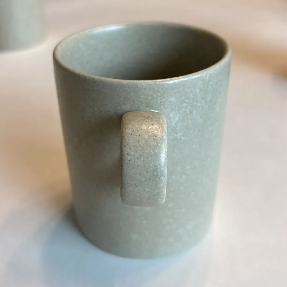 Crate & Barrel Set of 4 Stoneware Coffee Mugs Cups Sand Tan